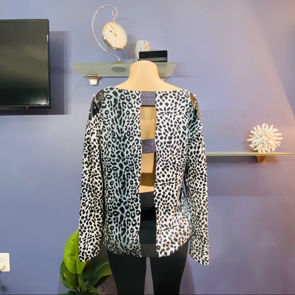 Leopard Print Stud Shoulder Open Back Sweater - Picture 5 of 8